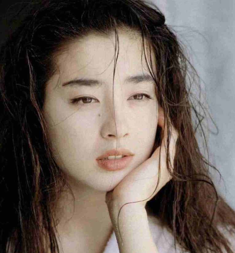 90年代那些颜值惊人的日本女星！年轻时的倾城容颜，让人看一眼就沦陷…（组图） - 17
