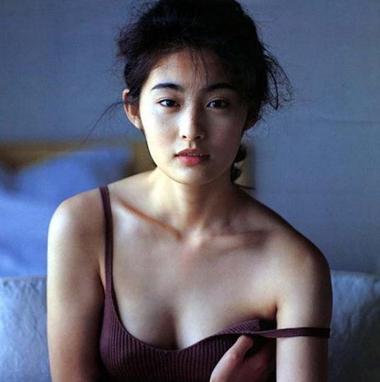 90年代那些颜值惊人的日本女星！年轻时的倾城容颜，让人看一眼就沦陷…（组图） - 41