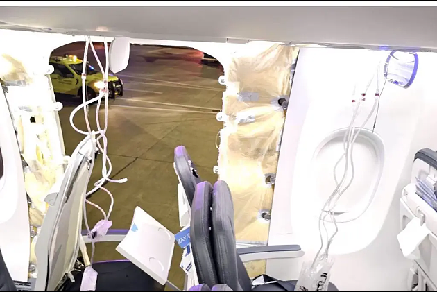 波音737Max空中机身“爆炸” ！起飞仅6分钟，机舱一片死寂，全美停飞（视频/组图） - 3
