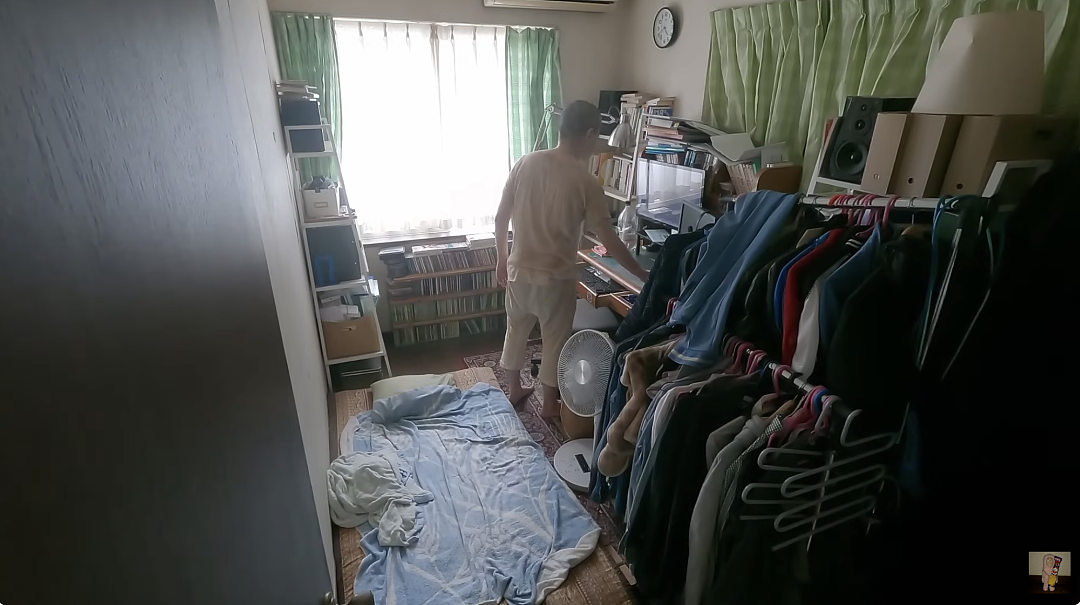 日本45岁家里蹲男子2年不剪指甲，房里涌出虫、垃圾堆到天花板...（组图） - 14