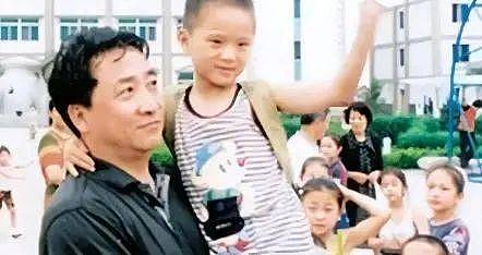 26年前，姜昆不顾妻子反对收养的6岁遗孤，如今成了他的骄傲（组图） - 12