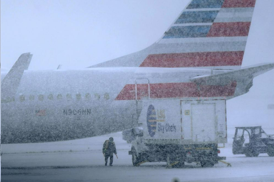暴雪横扫美国三州！7000万人受困，上千航班取消，下周将有“洪水威胁”（组图） - 9