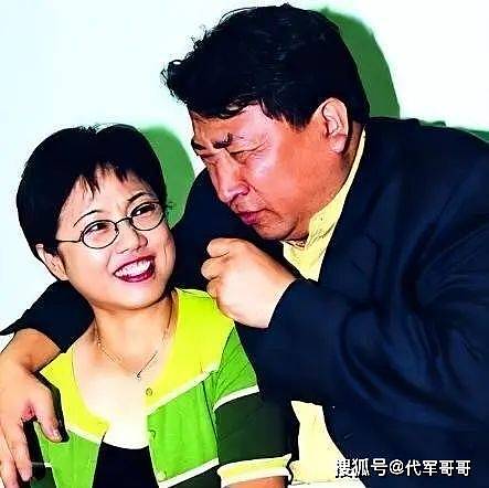 26年前，姜昆不顾妻子反对收养的6岁遗孤，如今成了他的骄傲（组图） - 6