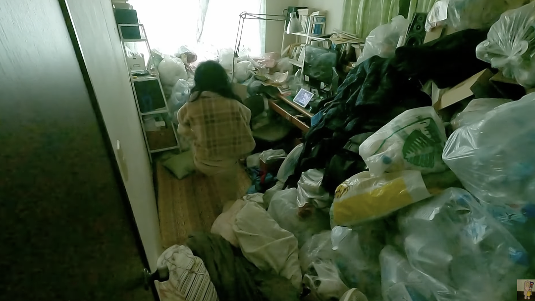 日本45岁家里蹲男子2年不剪指甲，房里涌出虫、垃圾堆到天花板...（组图） - 20