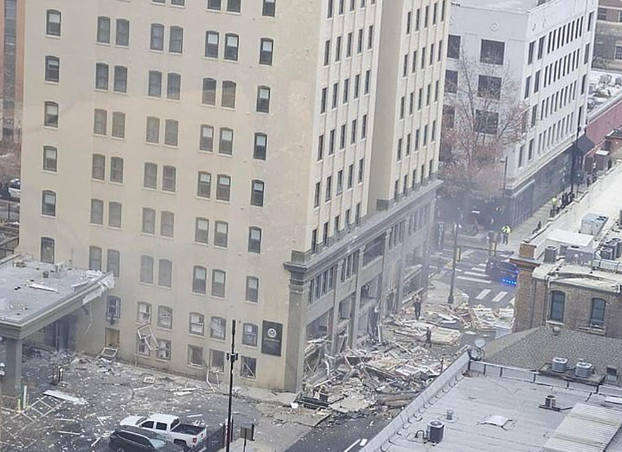 市中心酒店突发大爆炸！门窗全被炸飞成碎片，有人跳窗逃命！多人受伤（组图） - 14