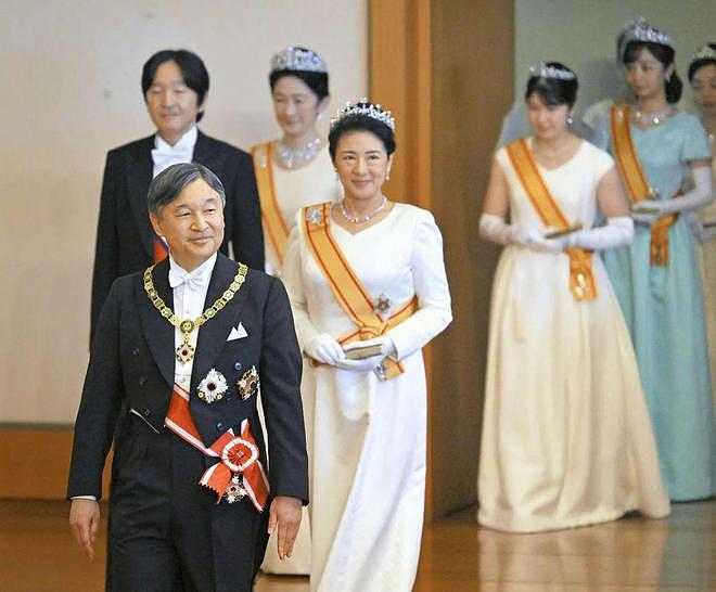 日本57岁王储妃缺席活动，染上不明疾病无法正常吃饭，网友少同情（组图） - 3