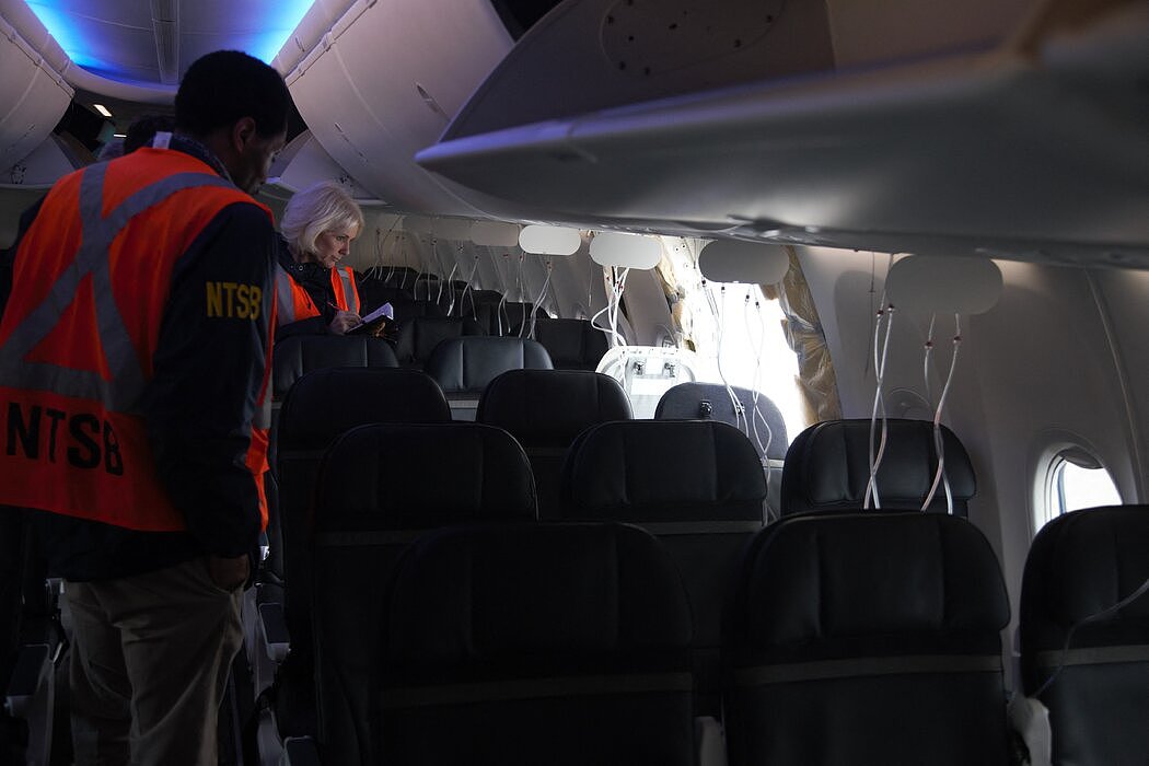 纽时：美联航称发现部分波音737 Max 9飞机螺栓松动（组图） - 2