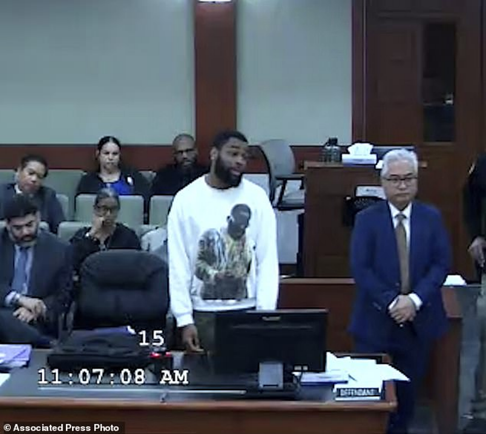 那个飞身殴打女法官的黑人男子，昨天再次出庭，一身装扮笑翻全网（视频/组图） - 3