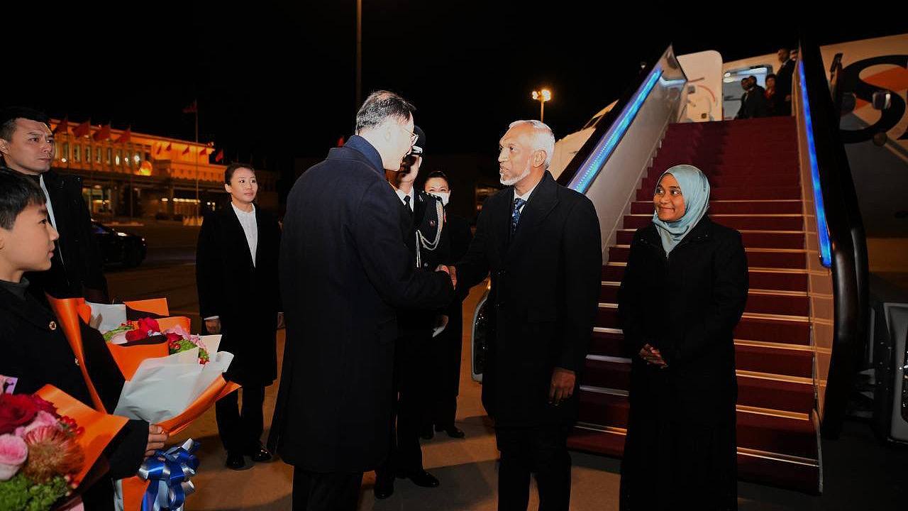 马尔代夫总统穆伊兹抵达北京，今年首位受邀访华外国元首（组图） - 1