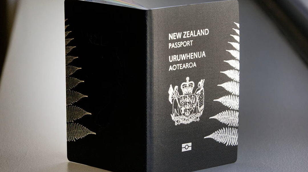 世界第六！全球护照排名出炉，新西兰“小黑本”凭啥这么好用？网友：这些事，来了才知道（组图） - 1