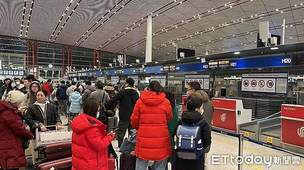 北京首都机场人潮挤爆！台商今回台高峰期，“可能差我一票！”（组图） - 6