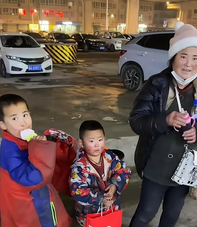 闹大了！母子三人流浪石家庄，偷、抢、拿作恶多端，女人身份曝光（组图） - 22