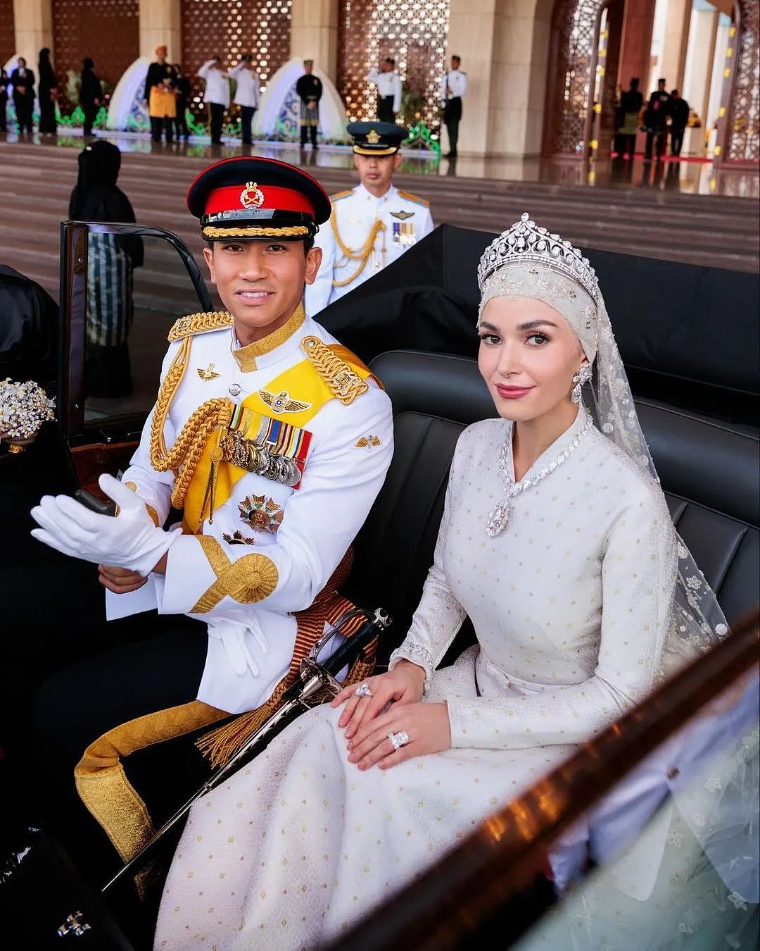亚洲“最帅王子”官宣结婚！身家百亿、腹肌八块的高材生，竟然被她拿下了？（组图） - 7
