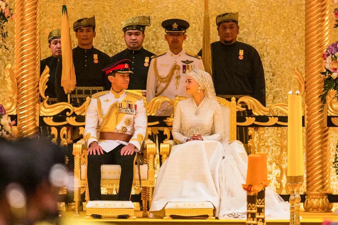 亚洲“最帅王子”官宣结婚！身家百亿、腹肌八块的高材生，竟然被她拿下了？（组图） - 37