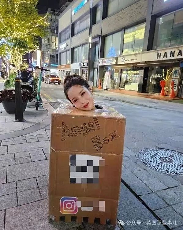 韩国女子只穿个纸箱在街头“求摸”，太多人围观引来警察，或被判刑（组图） - 4
