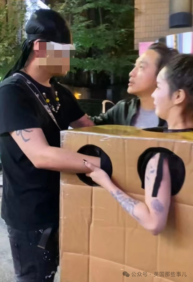 韩国女子只穿个纸箱在街头“求摸”，太多人围观引来警察，或被判刑（组图） - 12