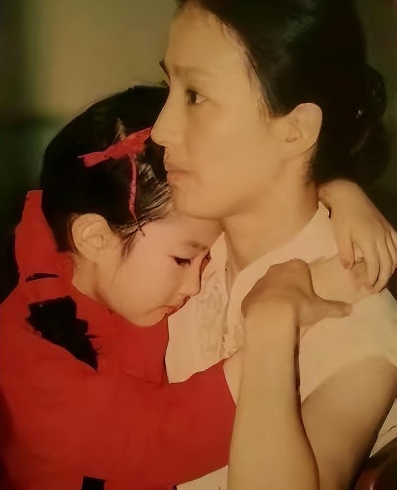 刘亦菲的妈妈刘晓莉：两婚两离，65岁依旧单身，长得比女儿还漂亮（组图） - 6