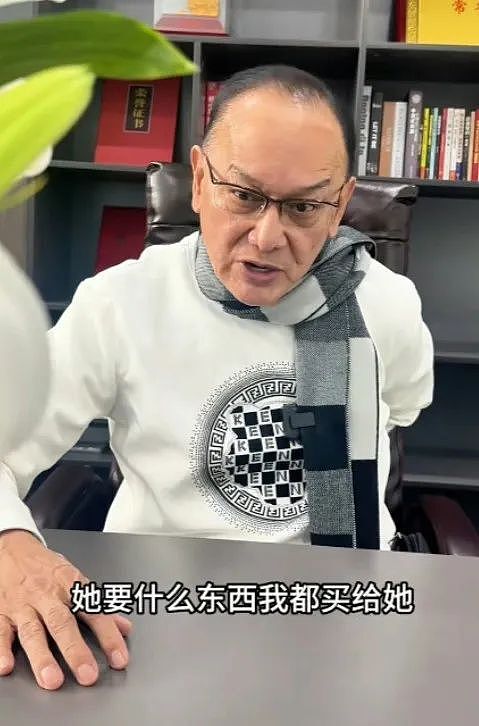 73岁港星官宣离婚，因拍风月片丁克至今，曾嫌弃叶子楣年老色衰（组图） - 4