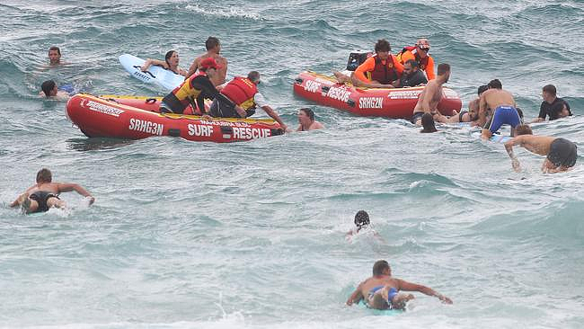 刷屏了！悉尼25名游客被海水瞬间卷走，接下来的一幕太震撼了（组图） - 15