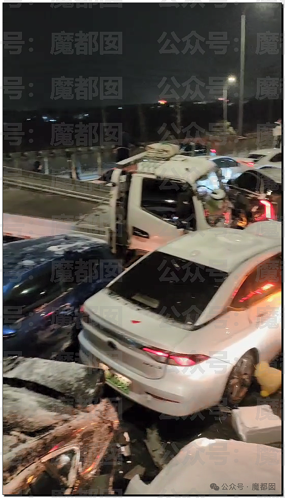 疯传！中国南方突降暴雪，几十部汽车诡异碰撞变形，现场极为惨烈（组图） - 13