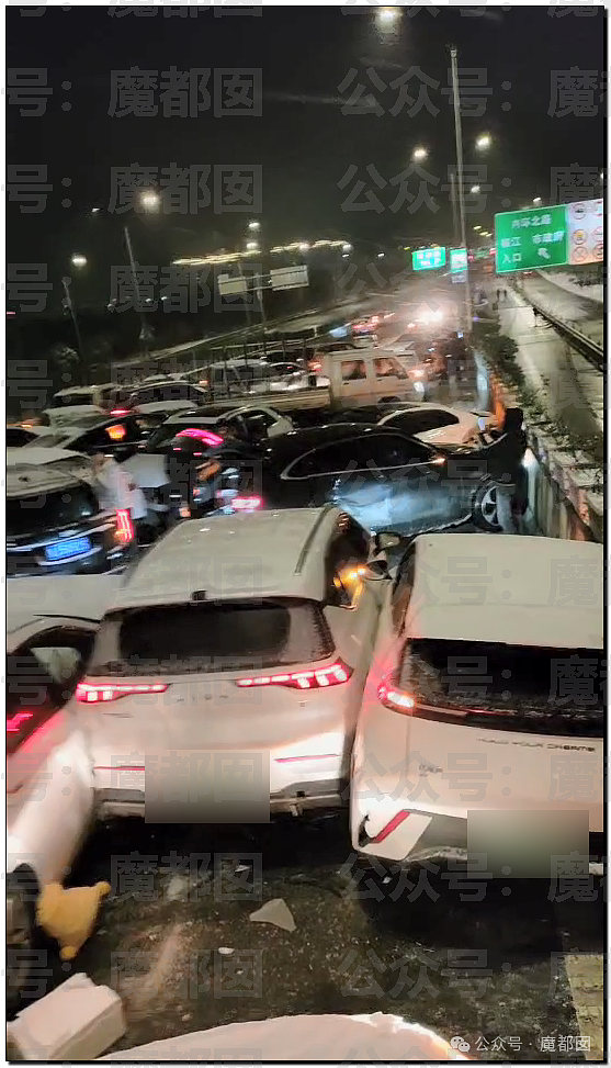 疯传！中国南方突降暴雪，几十部汽车诡异碰撞变形，现场极为惨烈（组图） - 15
