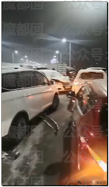 疯传！中国南方突降暴雪，几十部汽车诡异碰撞变形，现场极为惨烈（组图） - 17