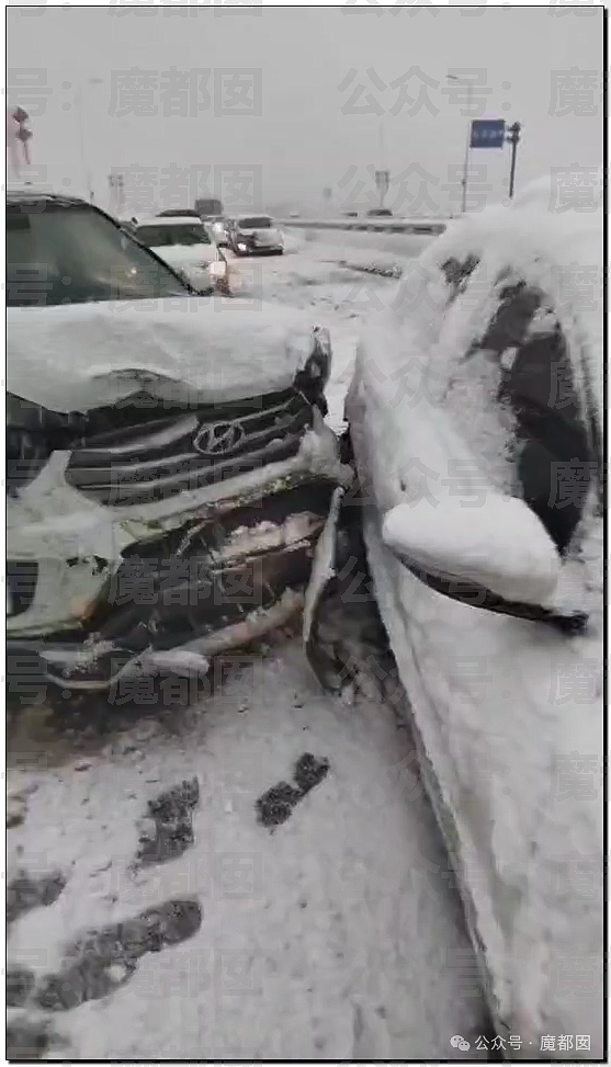 疯传！中国南方突降暴雪，几十部汽车诡异碰撞变形，现场极为惨烈（组图） - 47