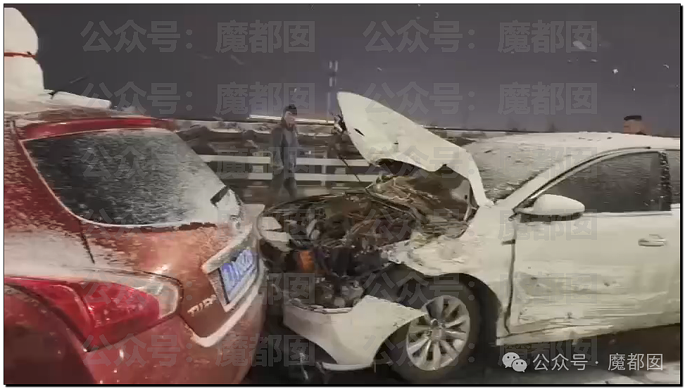 疯传！中国南方突降暴雪，几十部汽车诡异碰撞变形，现场极为惨烈（组图） - 26