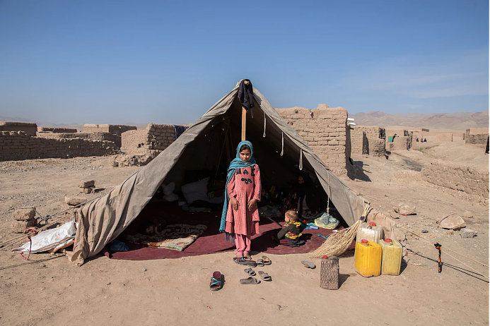 卖女儿求生或饿死，饥贫下阿富汗童婚现象激增，6岁女童成“小新娘”（组图） - 2