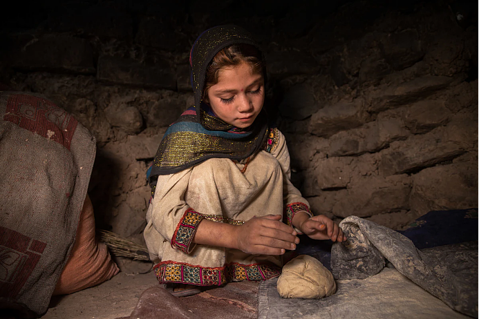 卖女儿求生或饿死，饥贫下阿富汗童婚现象激增，6岁女童成“小新娘”（组图） - 5