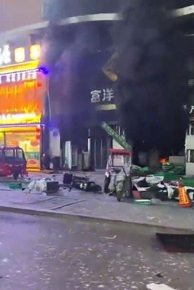 宁夏烧烤店爆炸31死，调查揭“唯一楼梯通道被炸毁”，2干部被问责（组图） - 3