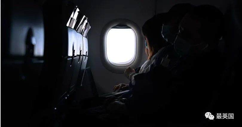 澳洲乘客在14小时航班上去世，乘务员把遗体留在原座位数小时，邻座崩溃！网友：可以理解…（组图） - 11