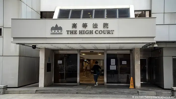 突发！香港法院向恒大发出清盘令，股价应声暴跌20%！中国恒大、恒大汽车、恒大物业遭停牌（组图） - 4
