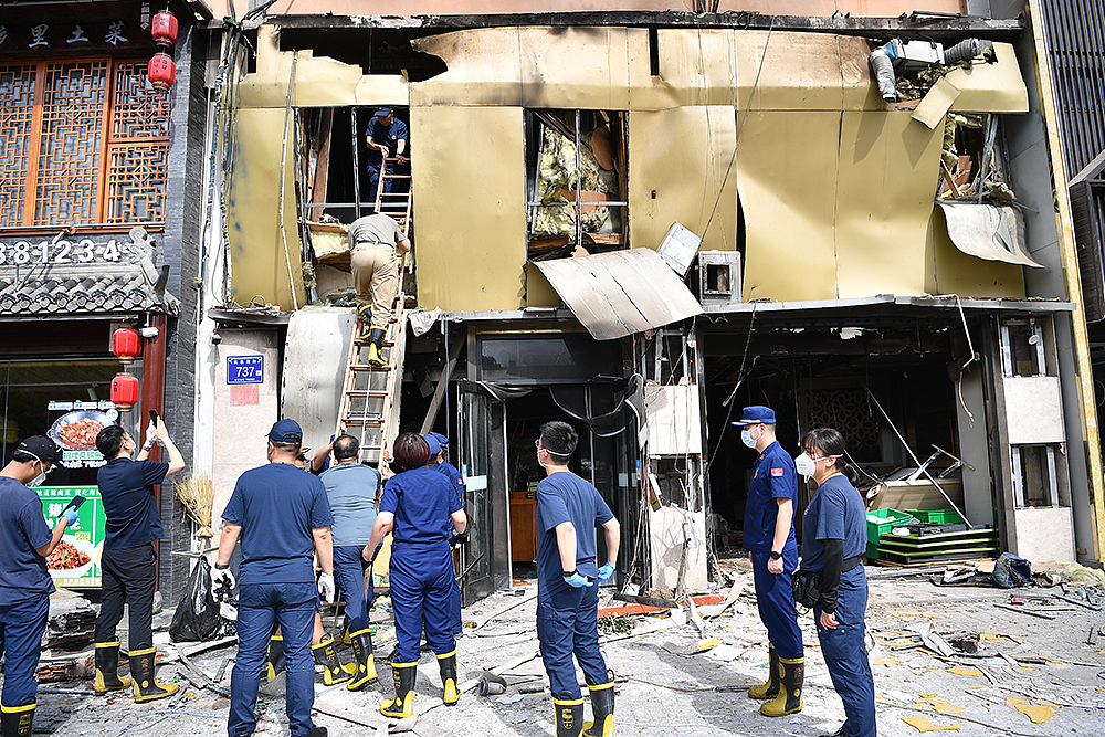 致31死烧烤店爆炸事故调查：66公职人员被处理（图） - 1