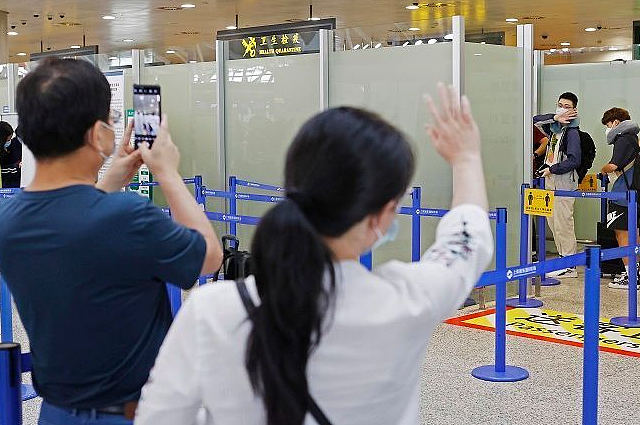 “要怪就怪你是中国人！”多名留学生入境美国时被注销签证并遭遣返，5年内不能赴美（组图） - 4