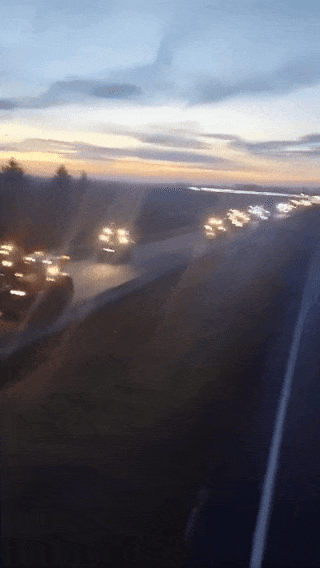 巴黎告急！1200多辆拖拉机封路，法国农民却和米其林大厨在高速公路上烤肠…（视频/组图） - 4