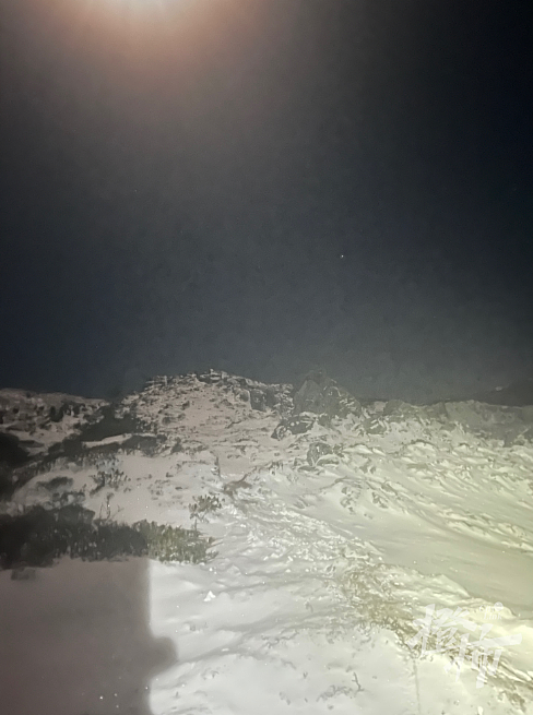 香格里拉“入门级雪山”，56岁登山者滑坠遇难！当地回应：已接到“封山”消息（组图） - 2