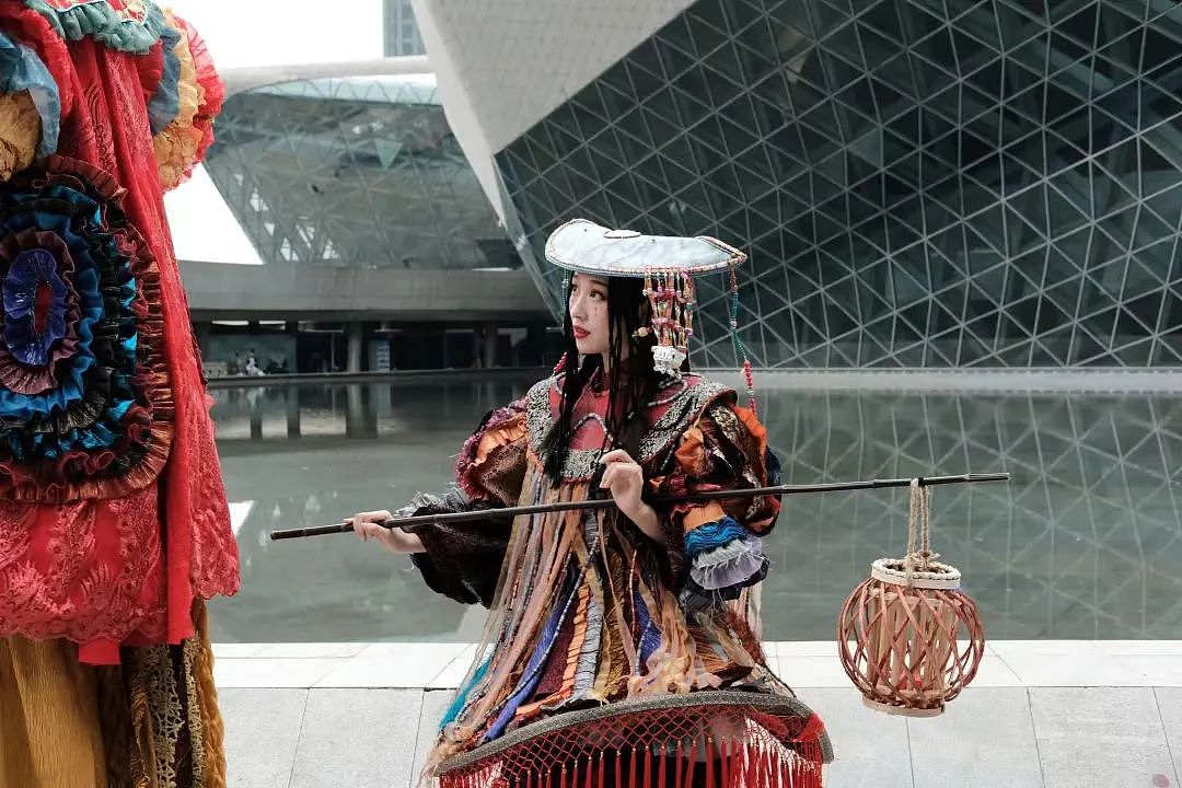 97年的姑娘穿中国风，踩在高空，也能如此时髦惊艳（组图） - 10