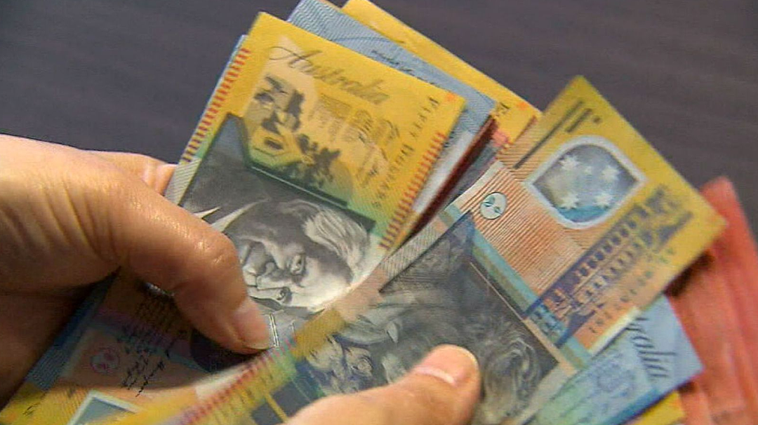 澳洲人疯狂囤钞票，810亿！如今危机意识这么重了嘛（组图） - 1