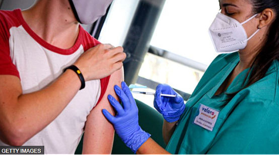 澳洲政府败诉！ 正式官宣： 这款新冠疫苗停用， 副作用严重！ 澳男接种后， 心脏像90岁， 获终身赔偿（组图） - 9