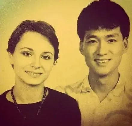 周华健与美国妻子被嘲像母子：结婚38年，一直被劝离（组图） - 7