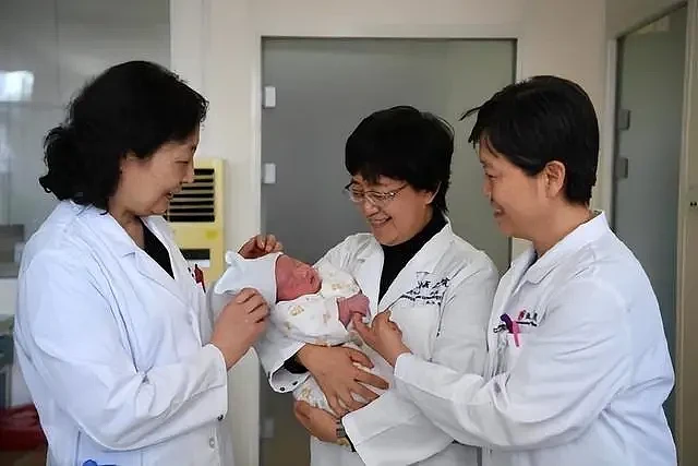 中国大陆首例“试管婴儿”，曾被质疑活不过40岁，如今怎样了？（组图） - 22