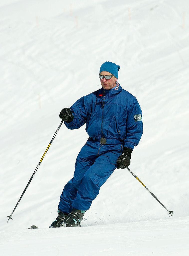 回顾英王查尔斯健康史：因打马球堕马昏迷，滑雪遇雪崩险死（组图） - 5