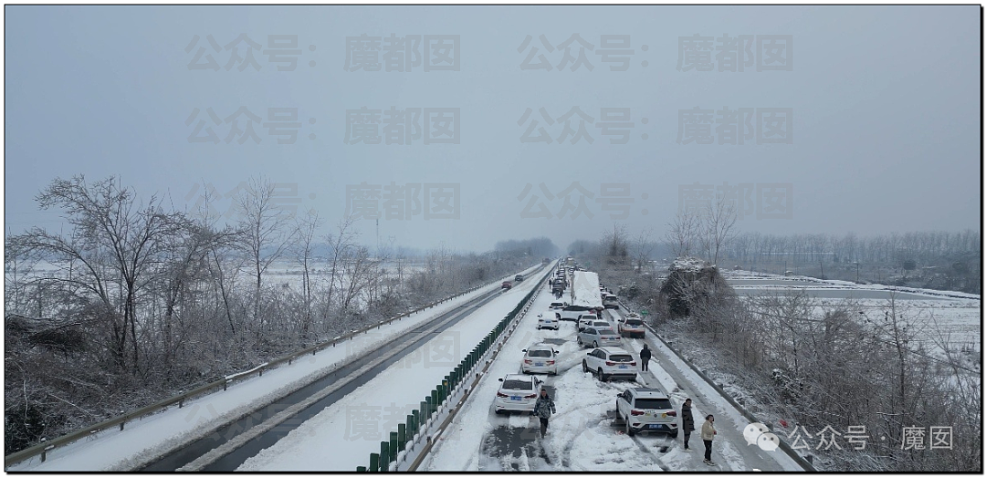 一场春运暴雪，中国被高速堵满的私家车害惨了（组图） - 77