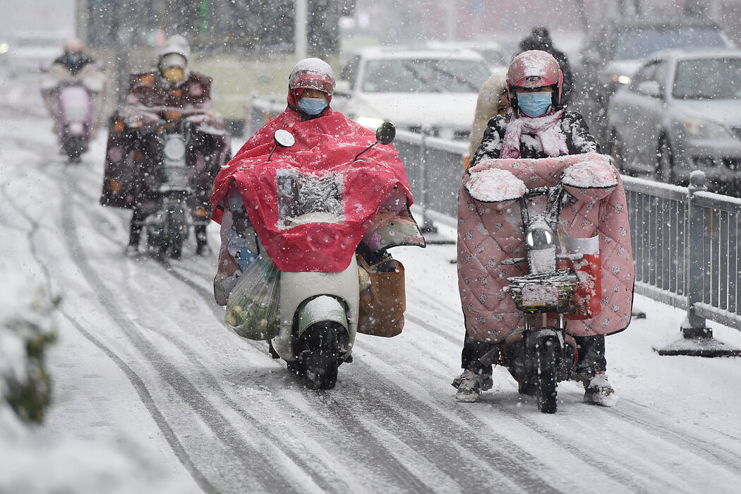 纽时：冰冻雨雪天气扰乱中国春运（图） - 1