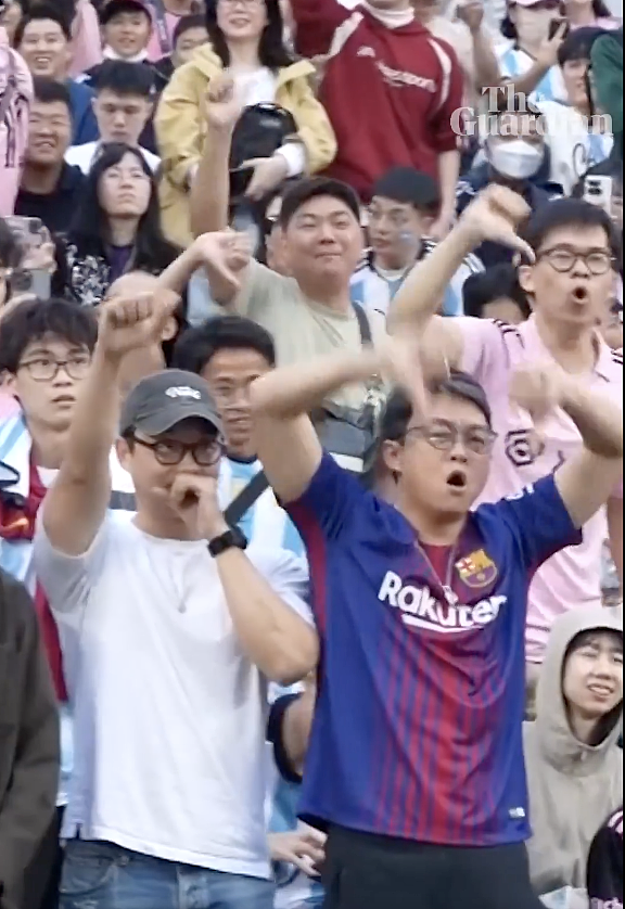 “球王”翻车？梅西香港表演赛全程坐冷板凳，球迷：退钱（组图） - 21