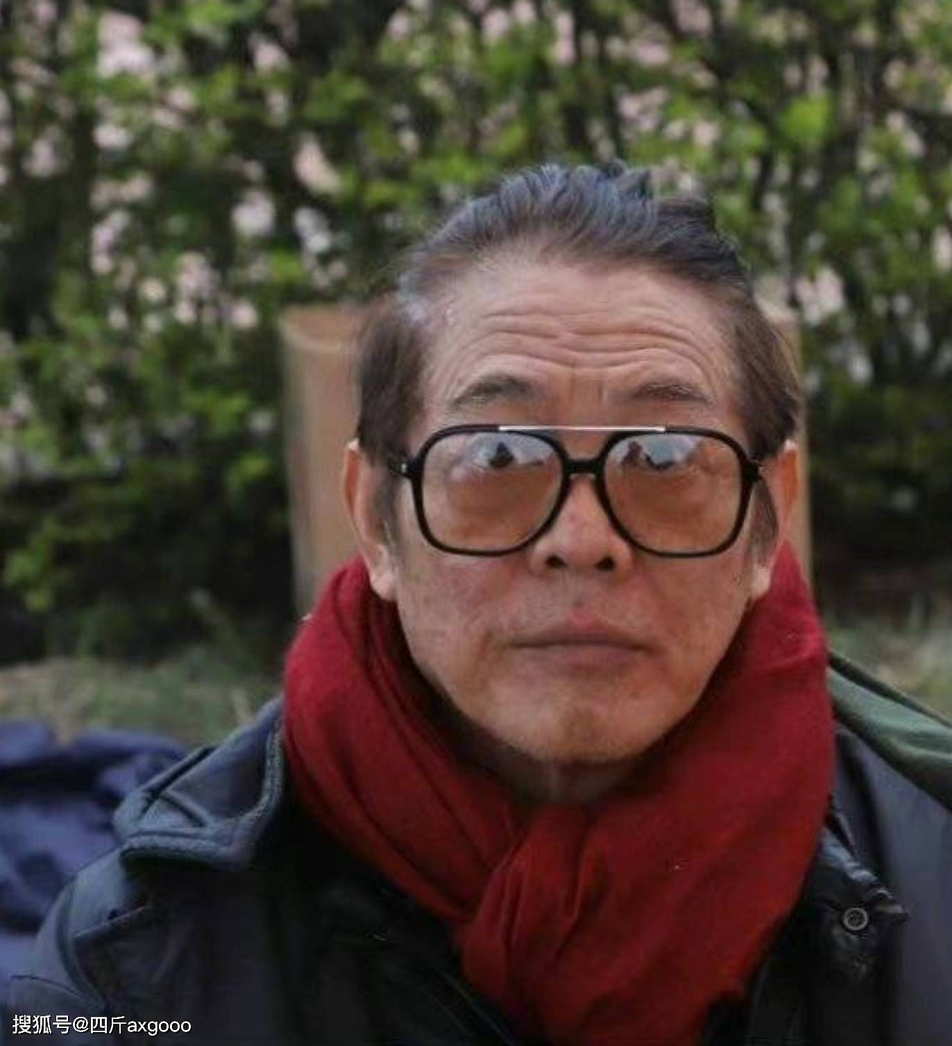 61岁巨星李连杰近照曝光，扎起小辫面容疲惫，身体状态引人担忧（组图） - 3