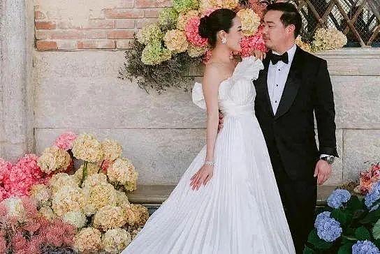 泰国总理参加的华裔奢华婚礼，新人是什么背景？（组图） - 1