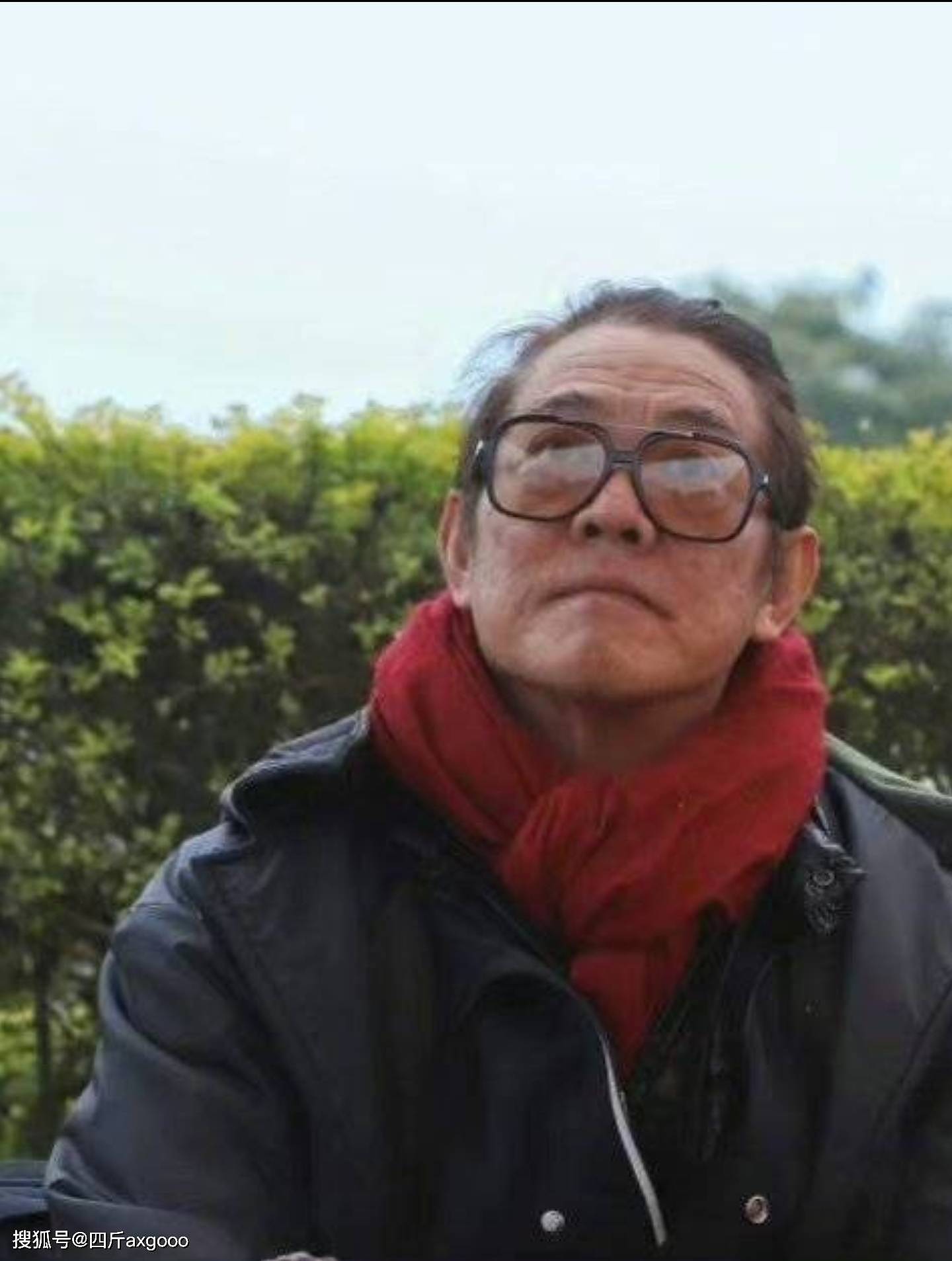 61岁巨星李连杰近照曝光，扎起小辫面容疲惫，身体状态引人担忧（组图） - 4