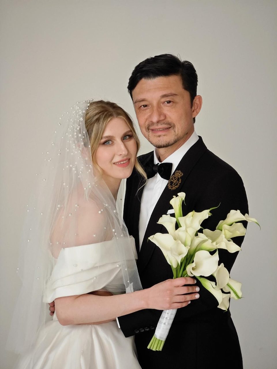 人生赢家！50岁谢晖二婚迎娶34岁俄罗斯超模，育有1子1女生活甜蜜（组图） - 1